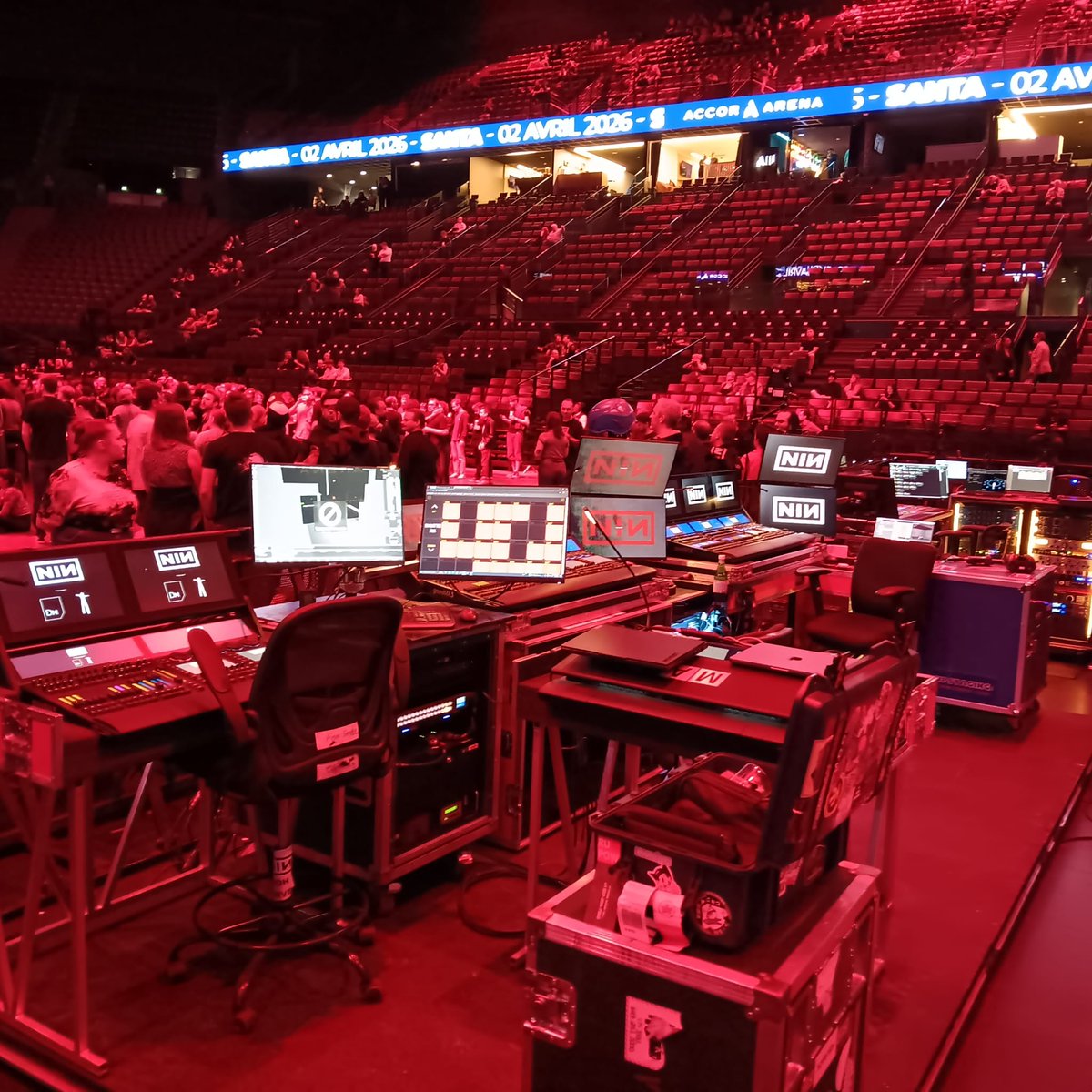 johan7878's tweet photo. Nine inch nails et tout le matos technique notamment pour le son. Trent Reznor perfectionniste. Paris accor arena hier soir. https://t.co/QmnanUsOaF
