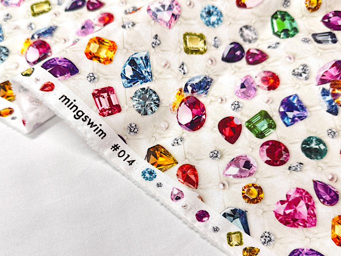 ご好評頂いたおります宝石の柄「『mingswim(ミンスイ)』ジュエリーボックス」につきまして、ネットショップでは残り約20ｍ程で初回生産分が完売となります。
次回入荷も決定しておりますので是非ご覧くださいませ💎✨
(次回入荷時期につきましては現在確認中でございます)📍otsukaya.co.jp/store/products…