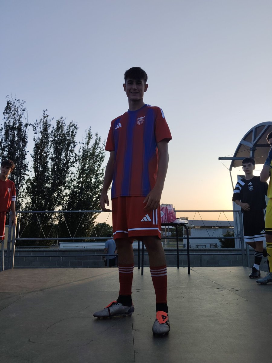 CF Mollet UE tweet media