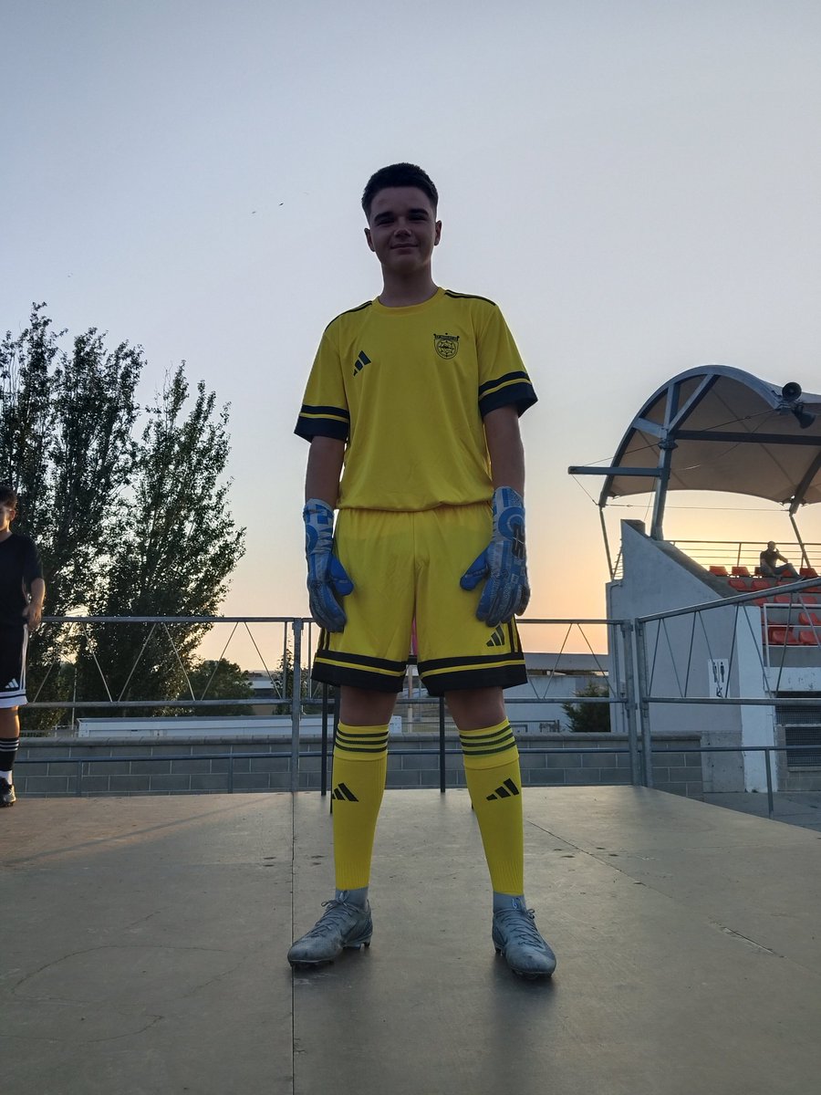CF Mollet UE tweet media