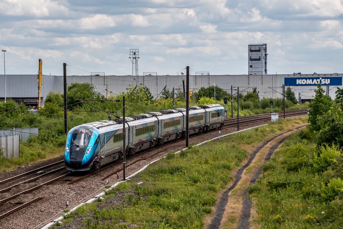 ASMRailPhotos's tweet image. 🖍️| 1P27 1254 Liverpool Lime Street to Newcastle

📣| @TPExpressTrains 
🚂| Class 802213
📍| Birtley
📆| 29/06/2022

#class802 #802213 #nova1 #transpennineexpress