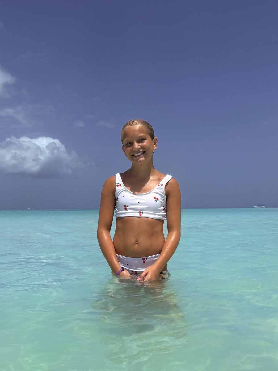 Lisa Engle tweet media