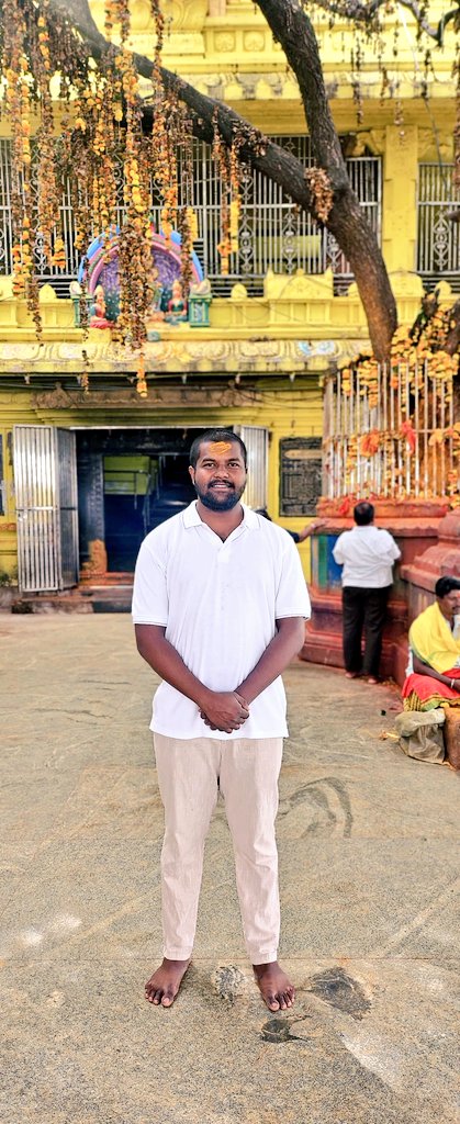 rohitkumar9848's tweet image. Blessed at Komuravelli Mallanna Templel.
#komuravelli 
#mallannatemple 
#rohitsingh