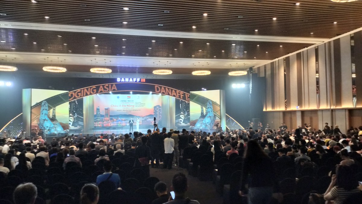 7月1日〜5日、ベトナム・ダナンで開催されたDANAFF（ダナン・アジア映画祭）に参加してきました。
「PANORAMA of ASIA」というアジア映画の現況を紹介するプログラムで「マミー」を上映していただき、期間中2回の上映で幅広い年齢層の方々に観てもらいました。