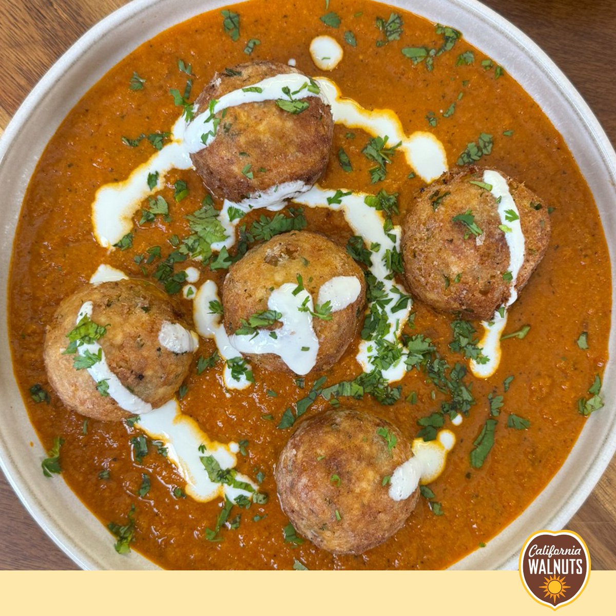 Rain pouring outside and you're indoors with your favourite people, gorging on some rich, creamy, and spicy paneer and California walnut malai koftas with hot flaky parathas. Perfection, isn't it? 

If you agree visit our website for the recipe.

 #CaliforniaWalnuts #Walnuts