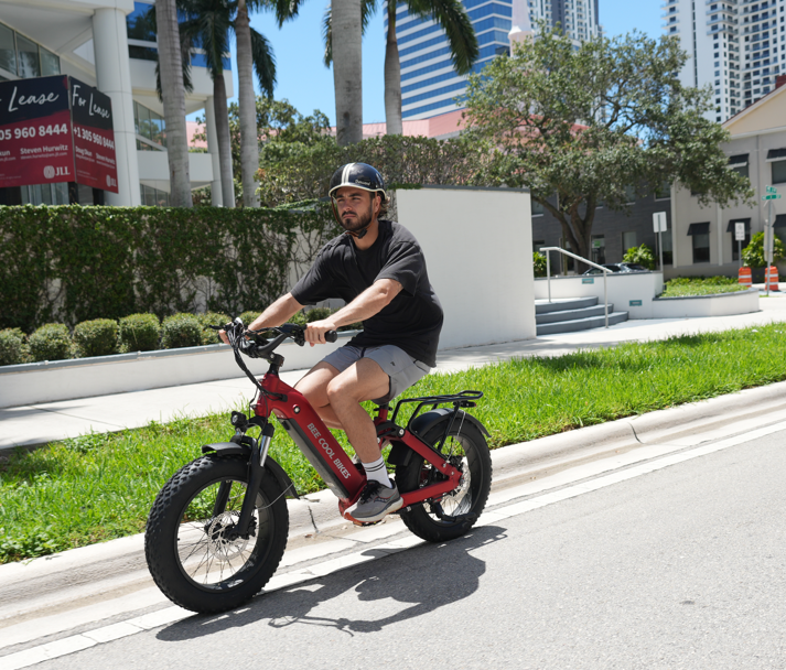 BeecoolBikes's tweet photo. 🤩Compact Power, Endless Adventures
🌟Bee Ranger is a compact yet powerful eBike, built for agility and performance.
https://t.co/JrNjxBCWpS
#BeeRanger #BeeCoolBikes #eBikeAdventure #CompacteBike #RideWithPower #UrbanToTrail #ElectricBikeLife https://t.co/IcDsKukzHu