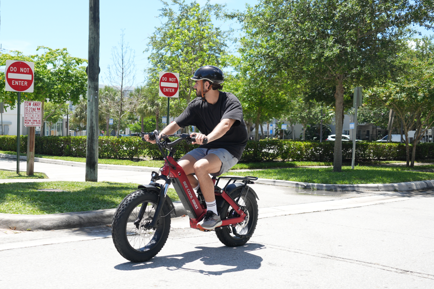 BeecoolBikes's tweet photo. 🤩Compact Power, Endless Adventures
🌟Bee Ranger is a compact yet powerful eBike, built for agility and performance.
https://t.co/JrNjxBCWpS
#BeeRanger #BeeCoolBikes #eBikeAdventure #CompacteBike #RideWithPower #UrbanToTrail #ElectricBikeLife https://t.co/IcDsKukzHu