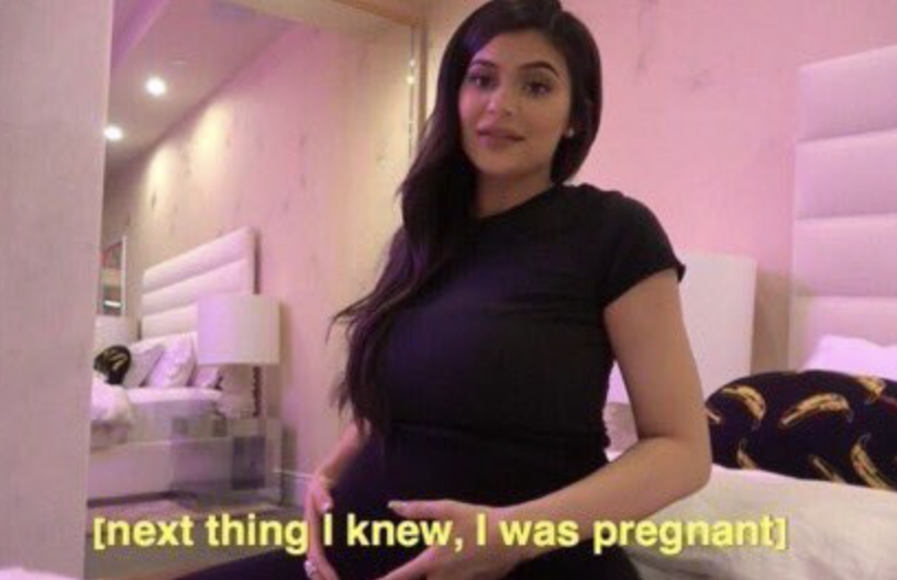 ShesAllBach's tweet image. Everyone's reaction to Dale walking down the beach #BachelorInParadise