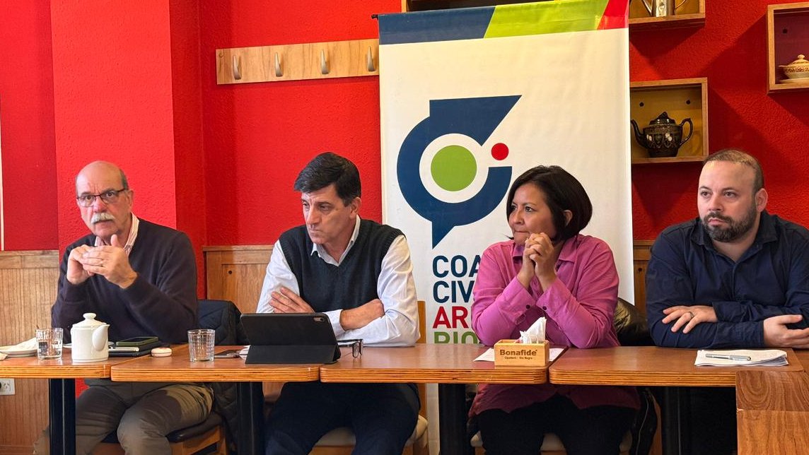 Nos reunimos en Cipolletti para conformar una mesa de trabajo de la <a href="/ccari_rn/">CC-ARI Rio Negro</a> sobre los temas que nos interesan pensando en el futuro de nuestra provincia. Elaboramos un documento que incluye propuestas para una Rio Negro más inclusiva, transparente y moderna.