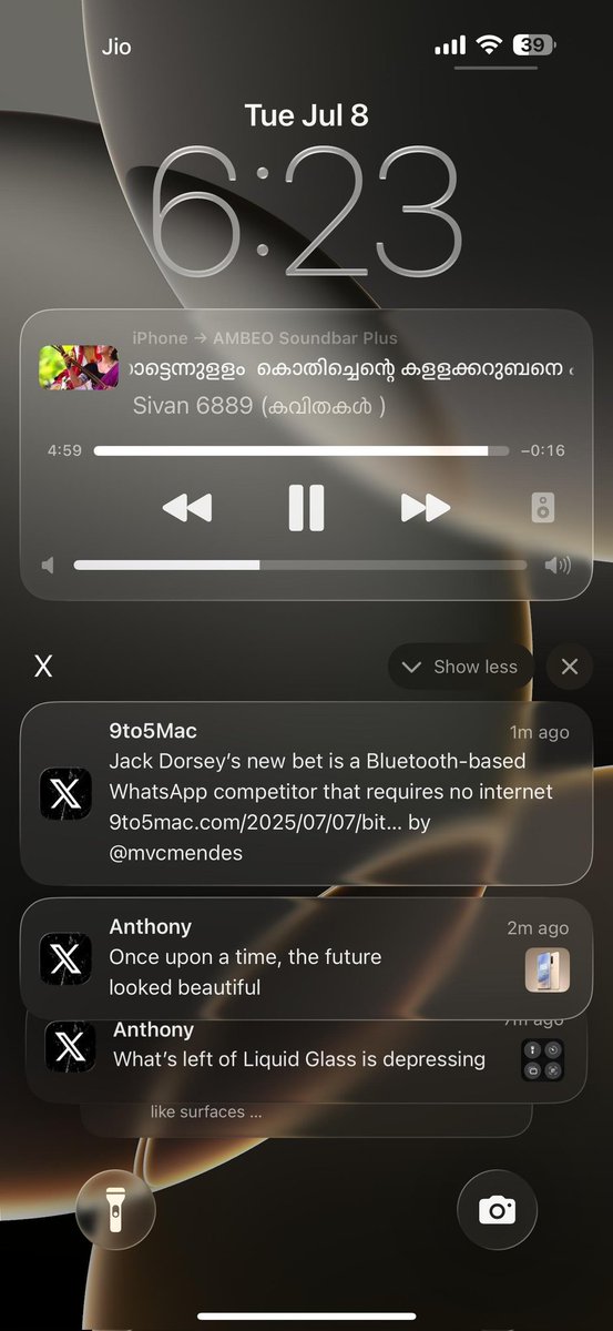 prathapgtech's tweet photo. Apple has just nearly removed the Liquid Glass style — is this a design upgrade or a step backward?

#iOSBeta3 #Apple https://t.co/mNtCFM2f87