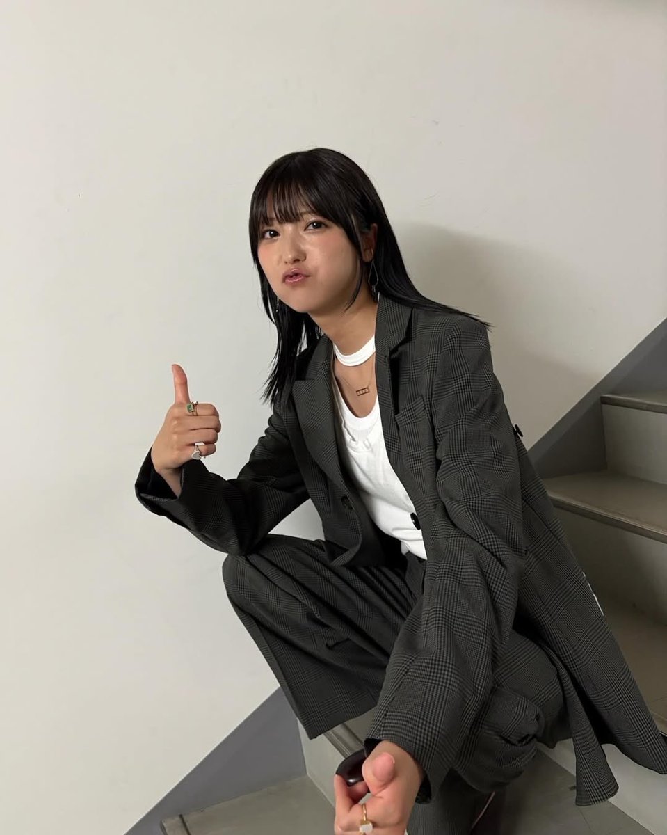 ここ数日ずっとバチイケみおちのことで頭がいっぱいで……
工藤さんなんであんなに優しく笑えるんだろう
あのかっこいいスーツとの組み合わせ、まさに王道の酸とアルカリの中和って感じ
第一部と比べて前髪はあるけど、それでも変わらずあの雰囲気のカッコよさ…本当に最高だった
#工藤美桜