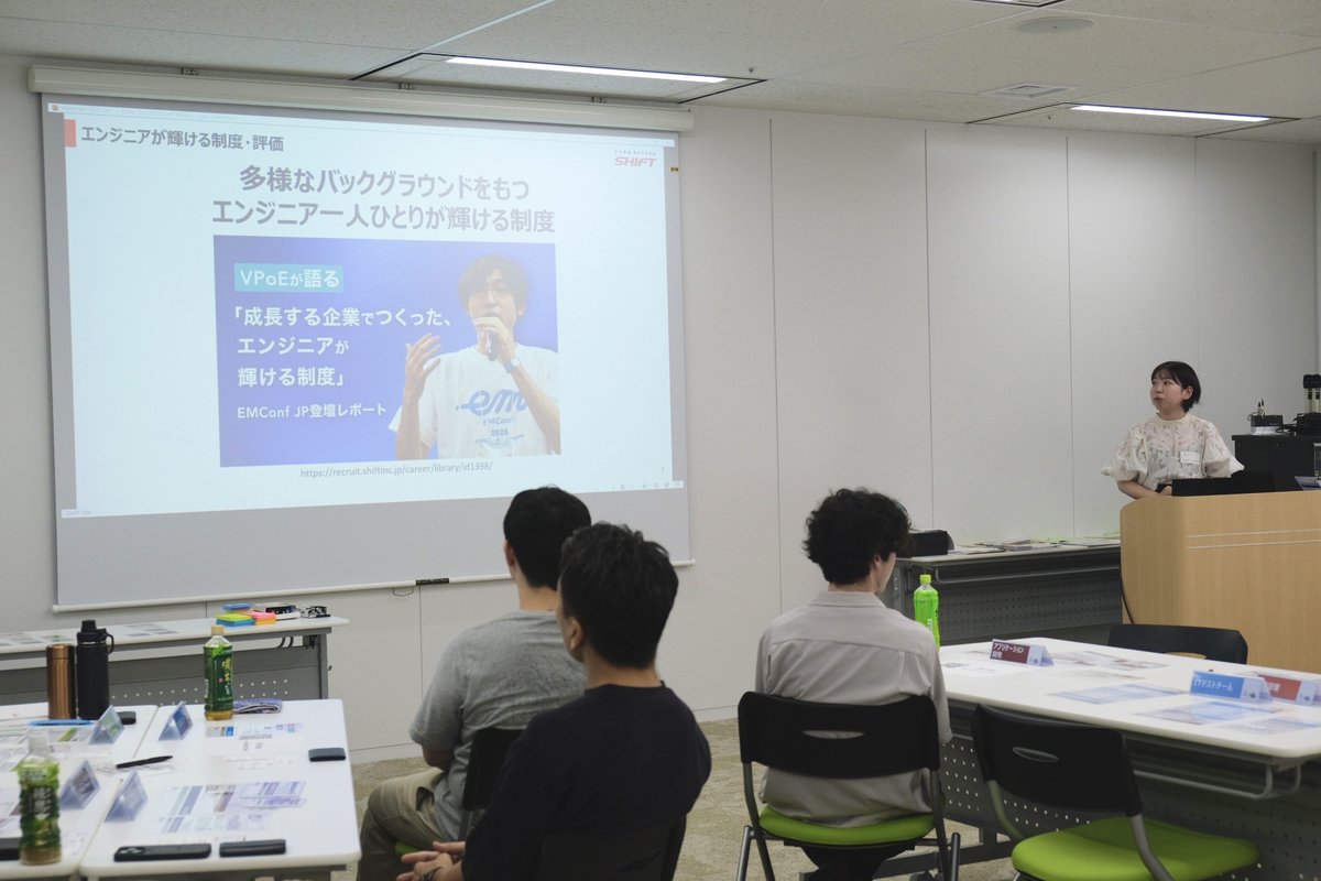 shiftevolve_jp's tweet image. フェニックスプロジェクト無料体験会が始まりました！
これから参加者のみなさんにビジネス部門・開発部門・運用部門に分かれて役割を担っていただき、DevOpsの考え方や実務への適用、部門間コラボレーションを体験いただきます。