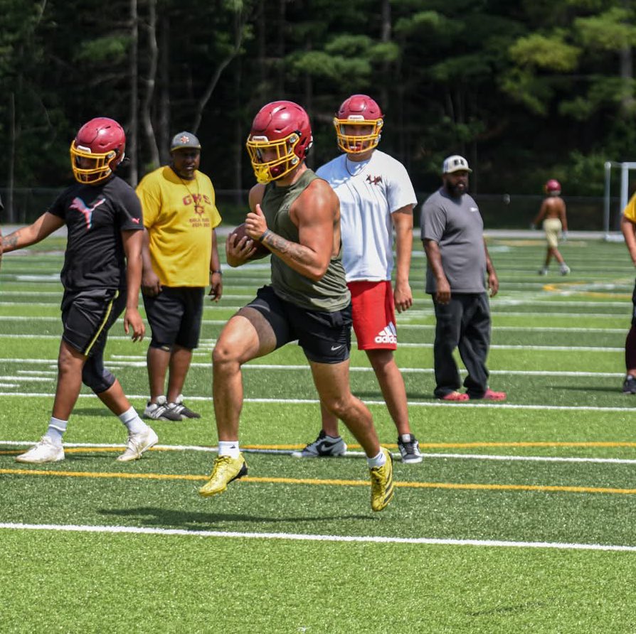 Senior year is around the corner, I'm coming different..‼️ 
6'1 
215lbs
#onlywork
#SENIORDOG