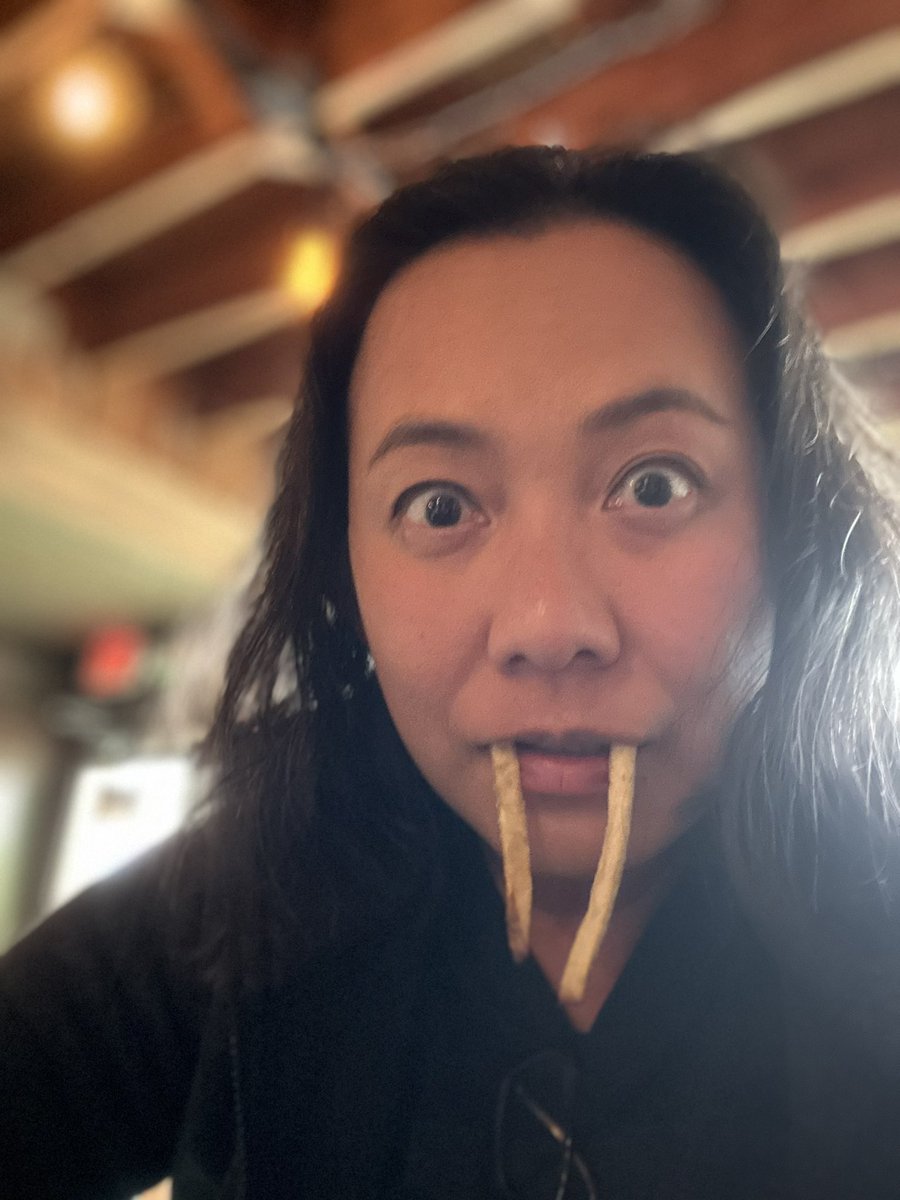 Oh Hi 👋🧛‍♀️