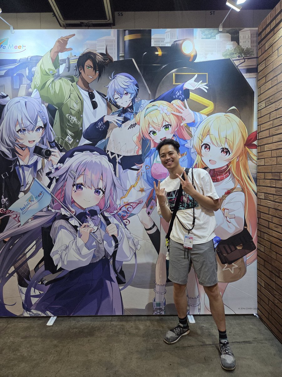 JOENNmusic's tweet image. My time in LA has meant so much to me this year. I feel like I can be confident with what I want to make with my music thanks to the conversations I had with the people I've met this weekend. I'm so grateful for all the opportunities I've been given! Until next time AX~ &lt;3