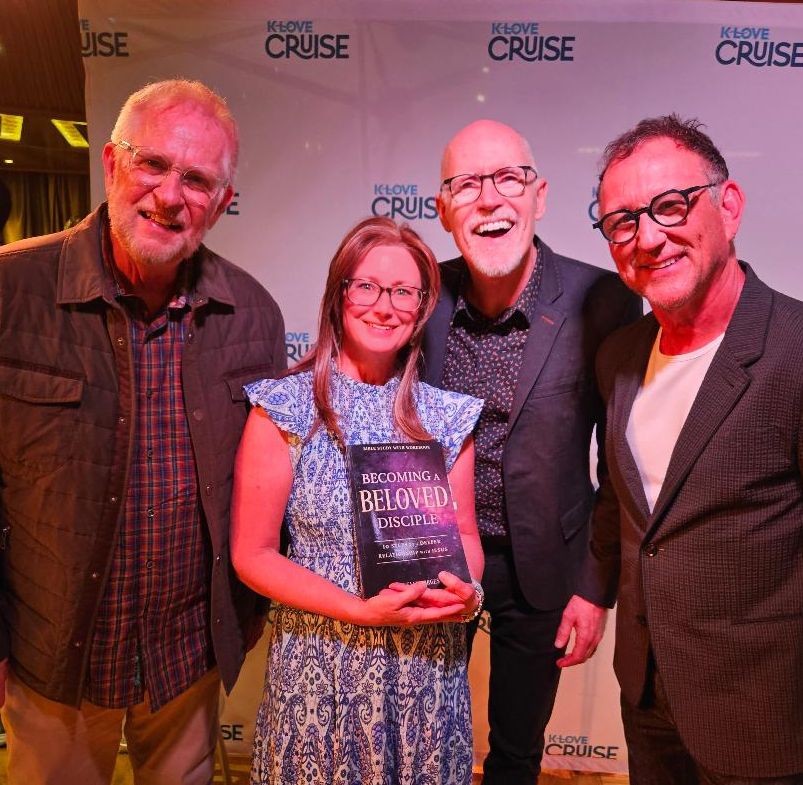 StefaniYorges's tweet image. PHILLIPS CRAIG AND DEAN are some of my favorite worship artists! They are featured in my new book, Becoming a Beloved Disciple. I had the privilege to meet them on the KLOVE cruise this year 😃  Available on Amazon: amzn.to/4eoCMOR
#pcd