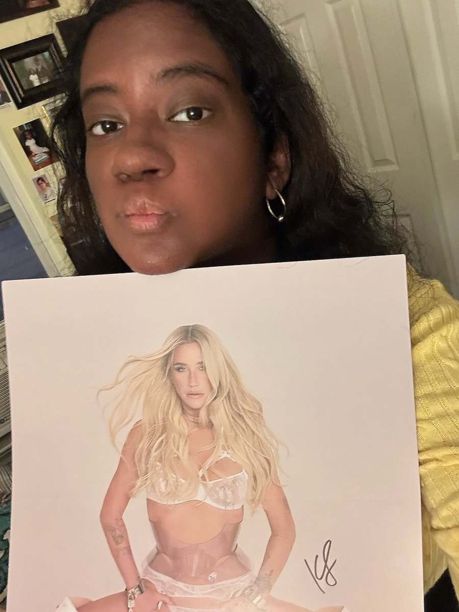 JulieRagbeer's tweet image. .@KeshaRose I am so SO proud of you 💕 thank you for being so unapologetically you!! This is your best work (imo) and I can’t wait to see you succeed even more…
Being indie is so much more fun, isn’t it? 👅
