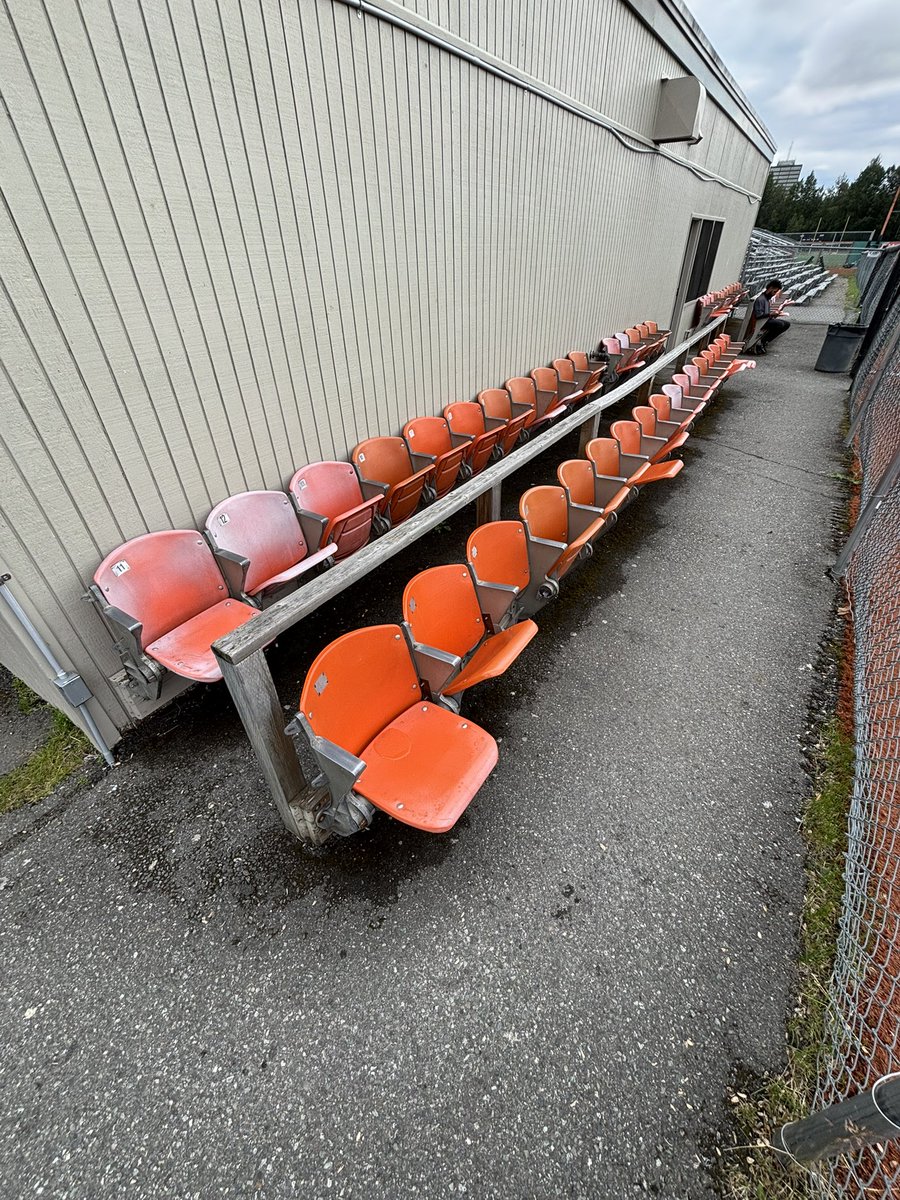 Jesus_Cano88's tweet image. Catching some Alaska Baseball League action before heading back to Phoenix.
Fun fact: The seats down the third base line?
They’re the original ones from the Oakland Coliseum when it opened in 1966.