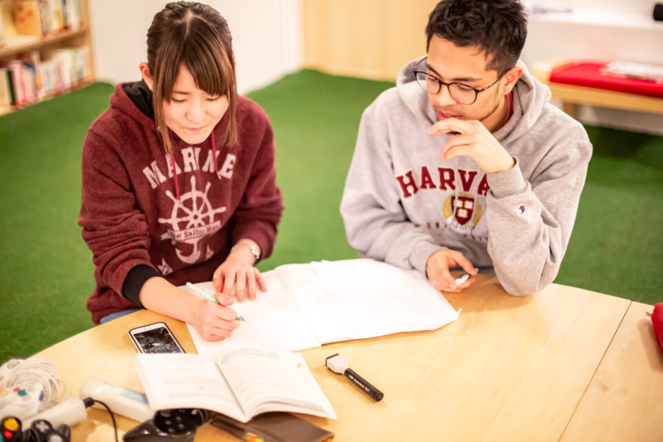 _chelseahouse's tweet image. 🎓 Looking for more than just a place to stay?
Chelsea House is a dorm where students grow through dialogue, events, and shared leadership.
Live, learn, and connect—beyond the classroom.
▶chelseahouse.org/about/
#internationalstudents #dorm #studentcommunity