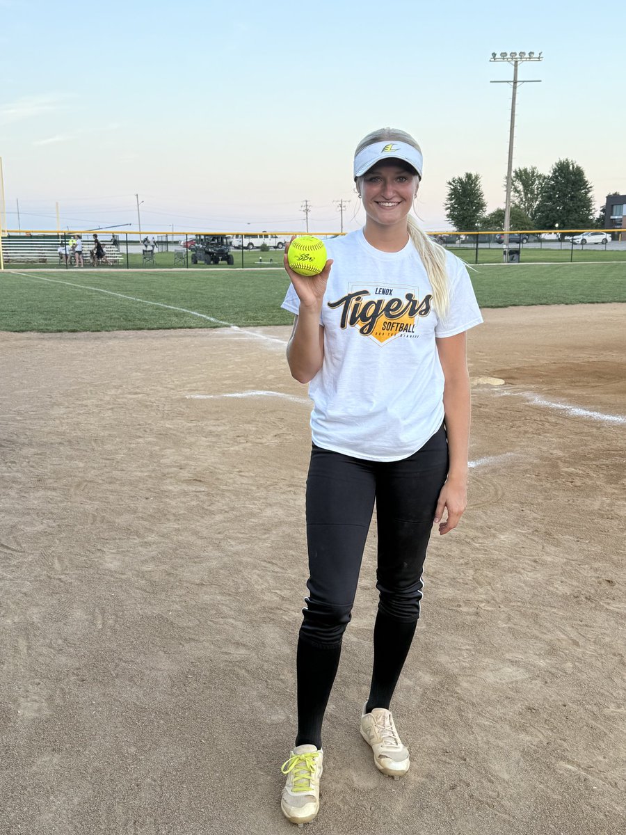 ❗️Tigers Advance❗️
We won 13-3 over East Mills
Reese Reed has 7 strikeouts and Sadie Cox tallied her 9th HR of the season!