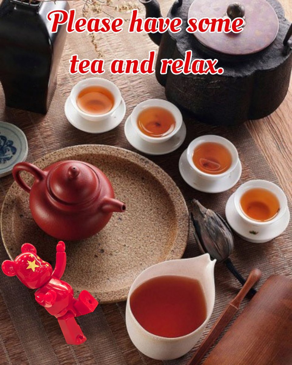 【Today’s BE@RBRICK】
今日は #中国茶の日 。中国語の七（チ）と日本語の八（や）で「ちゃ」（茶）と読む語呂合わせから来ているそうです。お茶の種類や茶器や淹れ方など奥深い世界を覗いてみてはいかがでしょうか。
#bearbrick #ベアブリック #medicomtoy #メディコムトイ