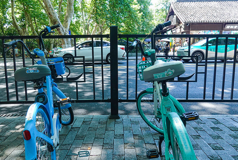 InJiaojiang's tweet image. “Cool Butt” alert! Silver seats that stay chill to the touch—riding made kinder this summer! ❄️🚴
#SummerHack #BikeLife