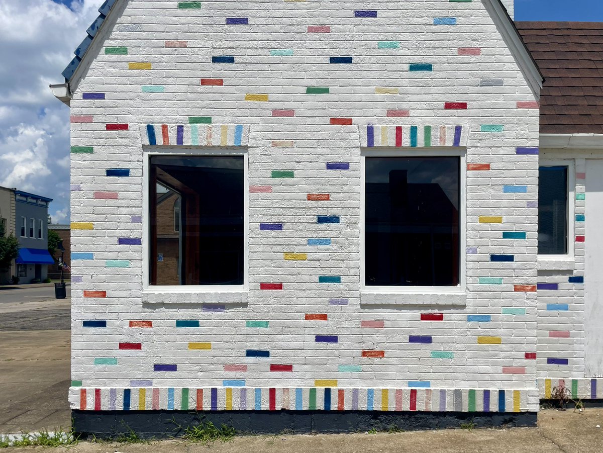 1930s gas station repurposed as a bakery in Gallipolis, OH