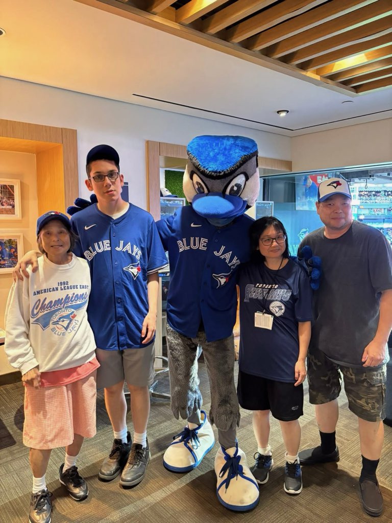 🌟 A moment to remember! 🌟

Sid one of our favourite Buddy’s from Brampton Challenger Baseball was chosen by the Jays Cares Foundation to step up and threw the first pitch at the Blue Jays 
game⚾💙 

His strength, spirit, and love for the game lit up the stadium!!