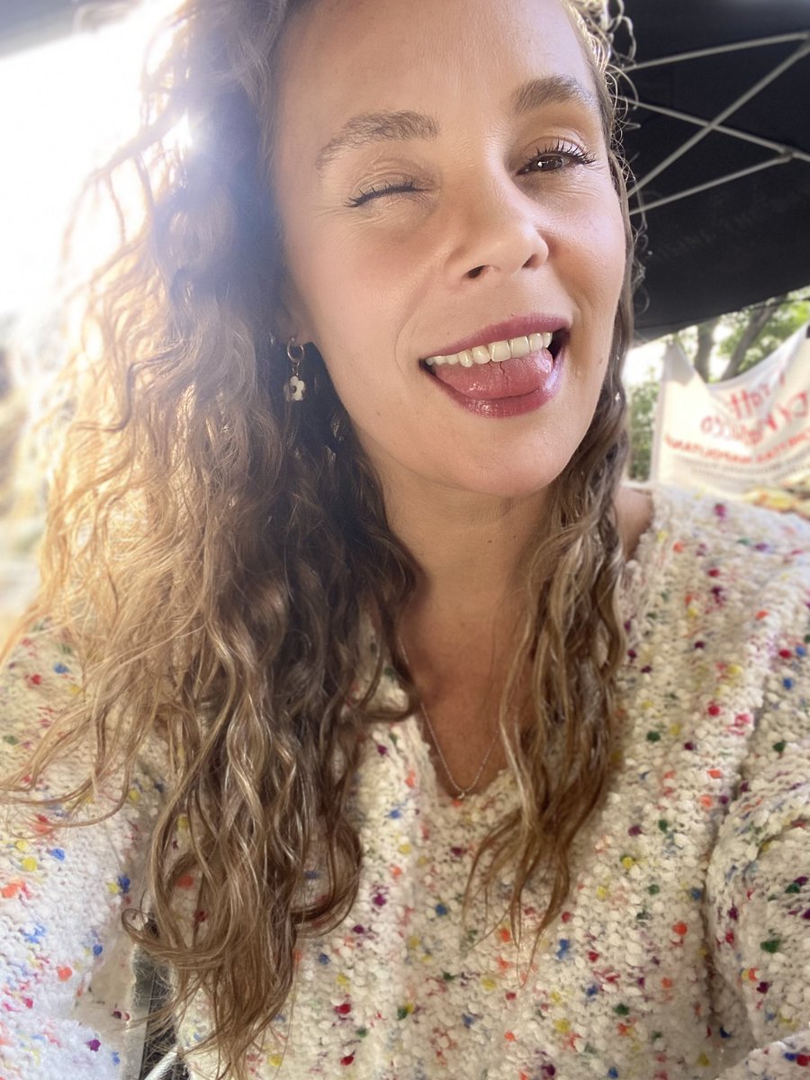 Quitando mi físico, mi edad, mi falta de delicadeza, mi escasa salud mental, mi falta de dinero, mi nulo romanticismo , mi mal carácter y mi risa de marrano… yo creo que soy un buen partido. 🫣😅🤩😂