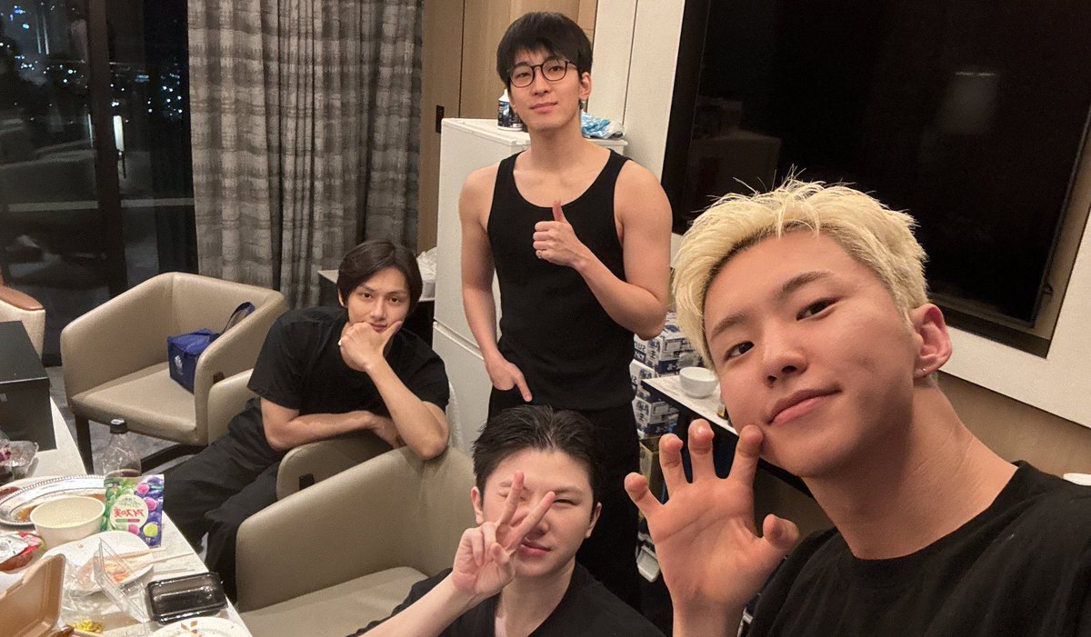 fleur. °☽°.⋆ tweet media