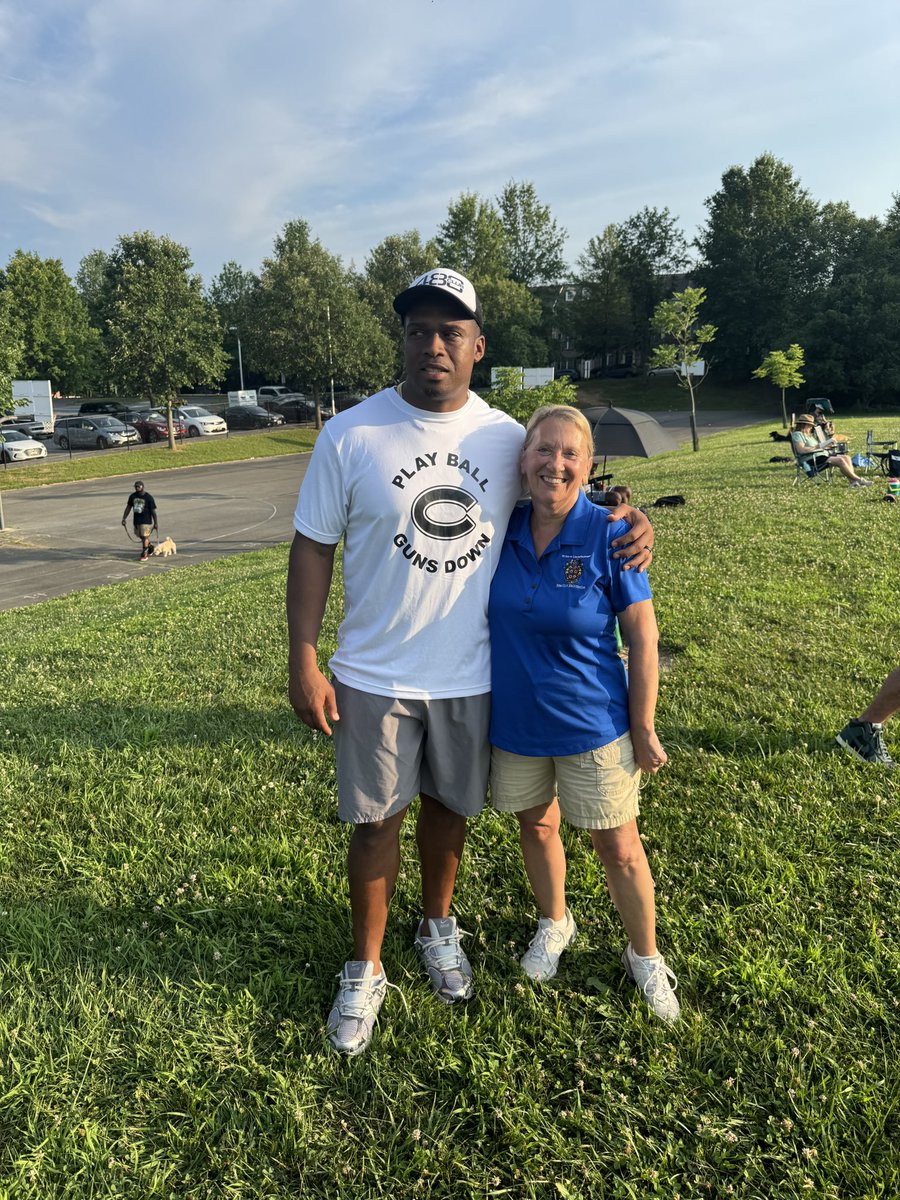 MarilynBalcombe's tweet image. A BIG thank you to Joe Hooks and @480Cares for inviting me to spend time with your young athletes and mentors. This program is a win-win-win for the kids, the mentors and the community. Great job. @MoCoCouncilMD
@MontgomeryCoMD