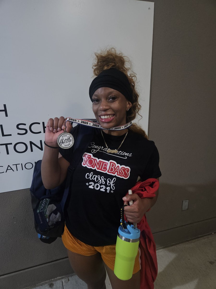 2025 Cyfair Elite Hustle Hard award winner... Tie Bass 🤝🏾🔒 <a href="/cy_htx/">CyFairHoops</a>