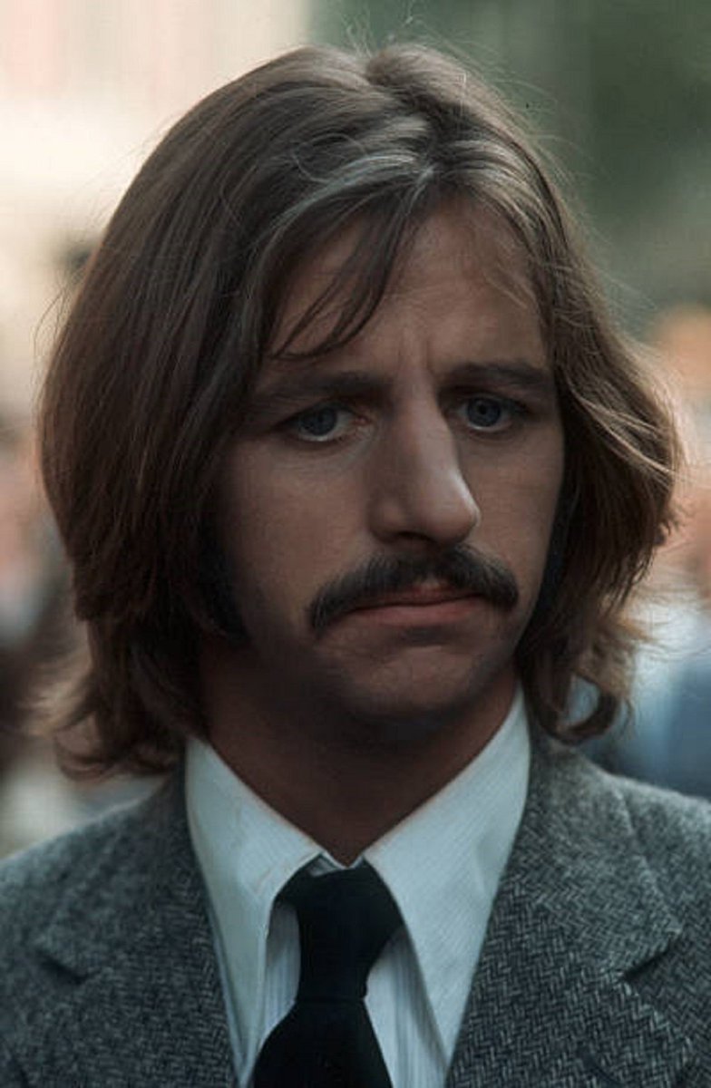 acervoringo's tweet image. 🏆TOP 10 ERAS DO RINGO STARR
🥈2° Lugar (41 votos): Cabelo longo com bigode - Get Back (1969)