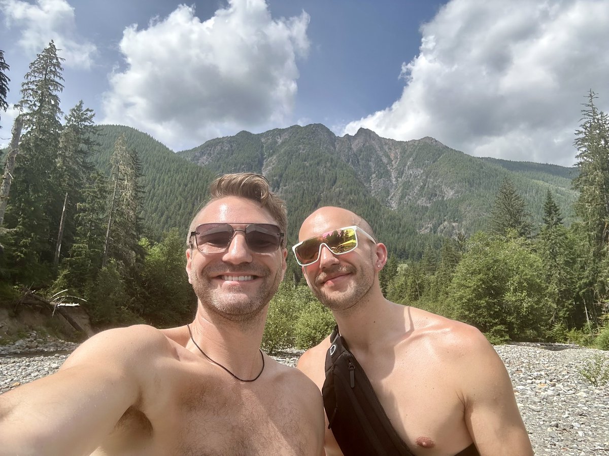 rainygay tweet media