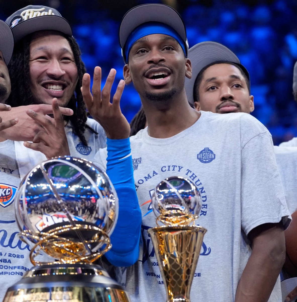 esidery's tweet image. Over/under win totals for the 2025-26 NBA season via @DKSportsbook:

Thunder: 62.5
Cavaliers: 55.5
Rockets: 54.5
Nuggets: 53.5
Knicks: 52.5
Magic: 51.5
Timberwolves: 50.5
Lakers: 47.5
Warriors: 47.5
Hawks: 46.5
Clippers: 45.5
Bucks: 45.5
Pistons: 45.5
Celtics: 43.5
Spurs: 43.5…