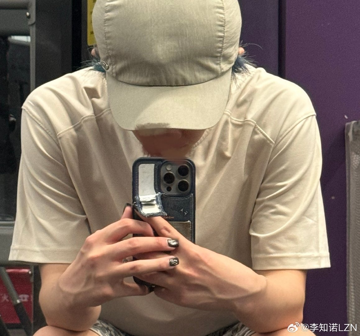 chanayaya1's tweet photo. "Recently in 🏋️"
OMG LI ZHINUO BULK ERA https://t.co/OUPrWt5Hd1