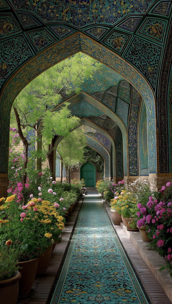 " أمــضي وأَحمِــلُ آمــالًا مُعلّقــةً
فأْلي دليلي وحُسْنُ الظنِّ مِصباحي

ولو تغــلّــقَ بــابٌ كُــنتُ آمَــلُــهُ
سيَـفتــحُ اللهُ أبوابًــا لأفــراحــي "

د.ماجد عبدالله ،، 🌷🌿