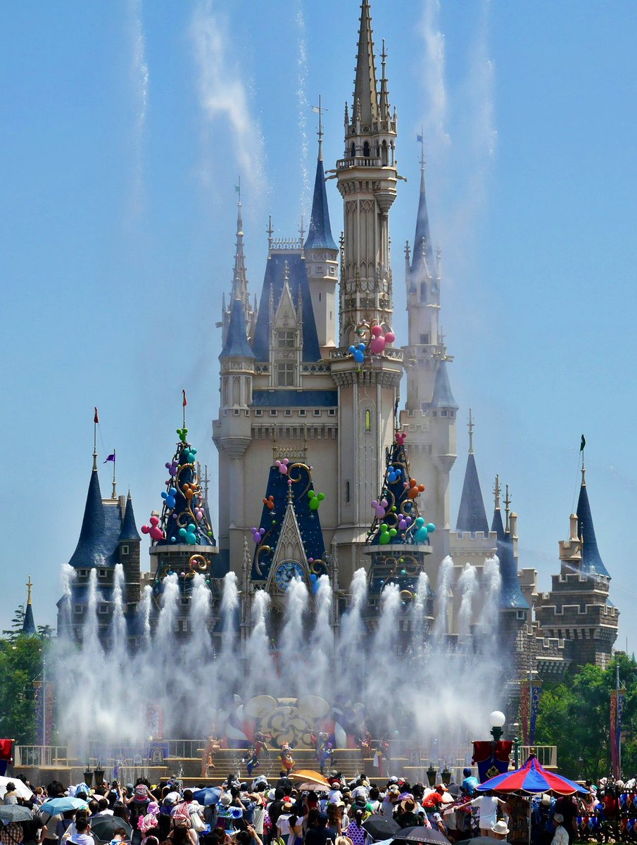いつまでも昔の話ばっかり…と言われても良いんです。「東京ディズニーランドの夏」と言えば、何年経ってもコレなんですよ。