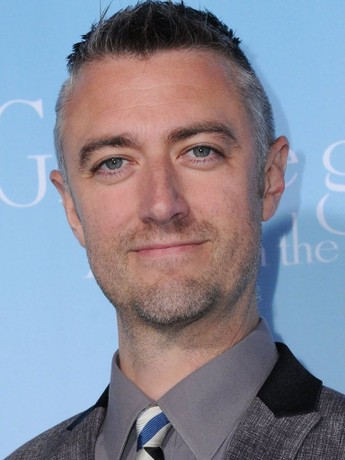 GeeksGamersCom's tweet image. Sean Gunn talks about the "MAGA backlash" to James Gunn's 'SUPERMAN'-
"The people that we support in this country are immigrants, and if you don't like that then you're not American. People who say no to immigrants are against the American way."