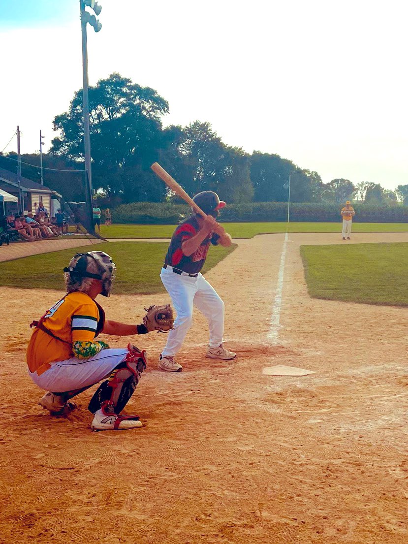 LakevilleLobos's tweet photo. Lobos remain undefeated in Iowa downing the @LonsdaleJokers 18-4. Erdal shoves. Ben Neibaur goes 4 for 4 with a 3R 💣. Louie Legend gets an AB, draws a walk, refuses a runner and goes on to score. We all had a catch and hit baseballs hard in the cornfield. #RollLobos 🐺⚾️🐺 https://t.co/Kq9E0iQkL5