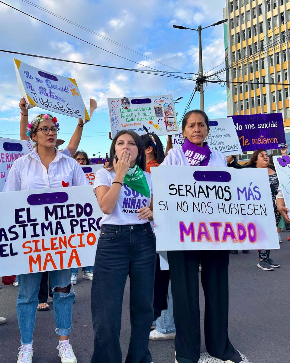 Hoy le hablamos al cielo, a nuestra querida Valeria 🤍 Tras 6 años de proceso penal, el femicida de Valeria Vargas Campos, es sentenciado a 26 años de prisión.

Esta sentencia no hubiese sido posible sin la lucha incansable de Anabel Campos, su madre. Gracias señora Anabel por