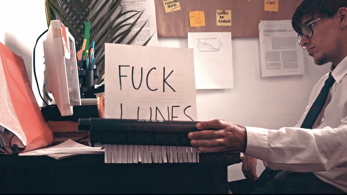 Algo que me gustó mucho fue dejar detallitos en el videoclip.