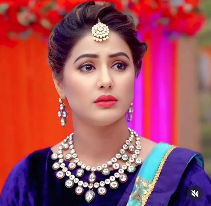 My pen searches for you…

Among verses and rhymes,

Among scribbles and letters,

In ellipses,

In exclamation points,

In questions that have no answers,

Among commas and accents…

GOOD MORNING 💐😍🌷😍🥀😍