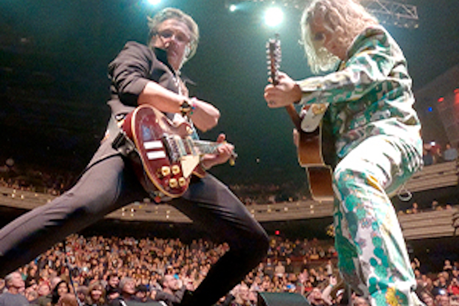 Media Play News (@mediaplaynews) on Twitter photo Music Doc 'Give Me a Word: The Collective Soul Story' Due on Disc July 8 From Distribution Solutions - Media Play News: mediaplaynews.com/music-doc-give… <a href="/DisSolAEC/">Distribution Solutions, a division of Alliance Ent</a> #DVD #Bluray #Documentary #rocknroll #EntertainmentNews #MediaPlayNews Music Doc 'Give Me a Word: The Collective Soul Story' Due on Disc July 8 From Distribution Solutions - Media Play News: mediaplaynews.com/music-doc-give… <a href="/DisSolAEC/">Distribution Solutions, a division of Alliance Ent</a> #DVD #Bluray #Documentary #rocknroll #EntertainmentNews #MediaPlayNews