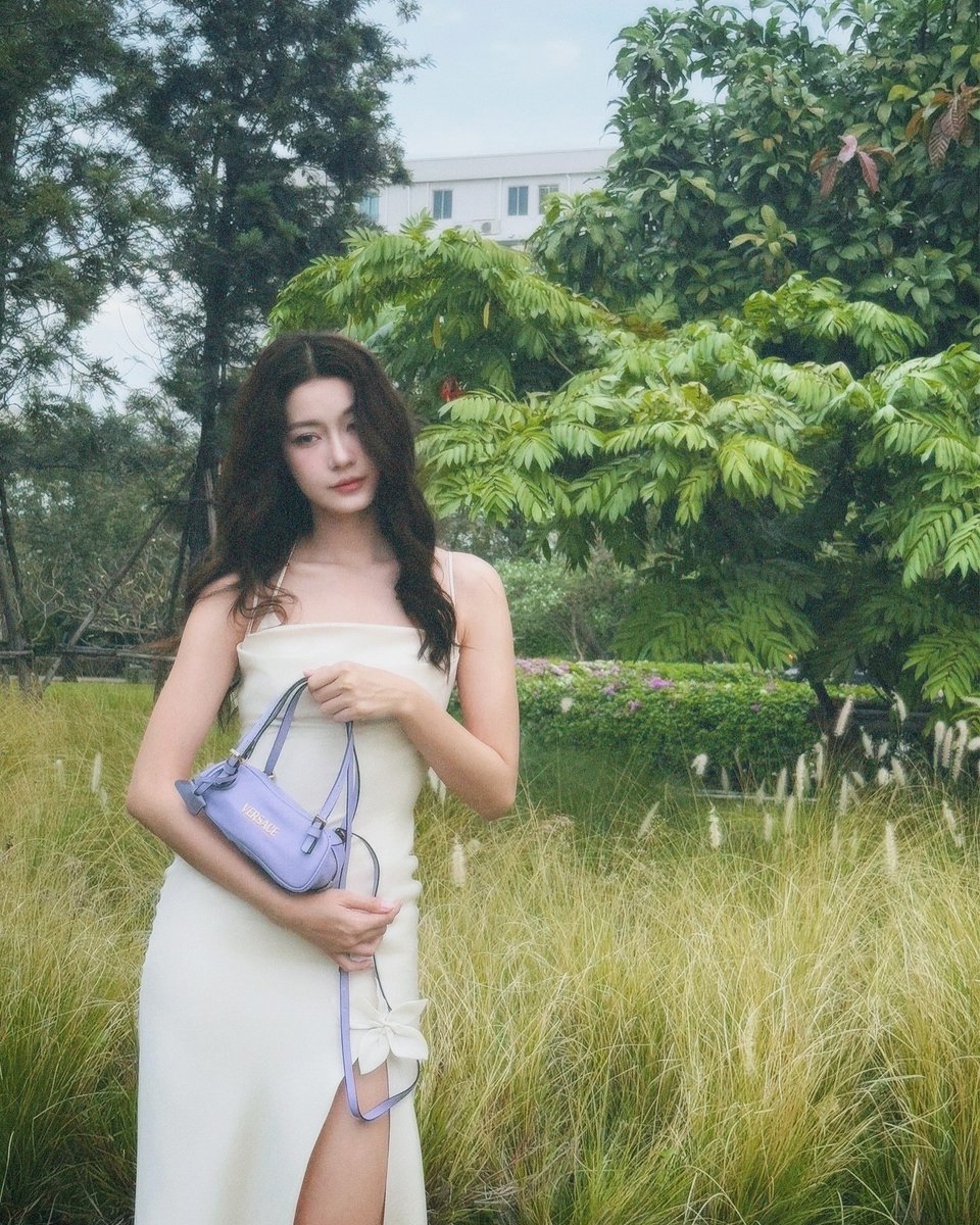 MiladyNamtan's tweet photo. #NAMTAN_STAGRAM

In a quiet garden, between soft light and strong roots...🌿
I found a little stillness, a little strength — wrapped in satin and lavender dreams. 💜✨ https://t.co/Fr6uACT07j
