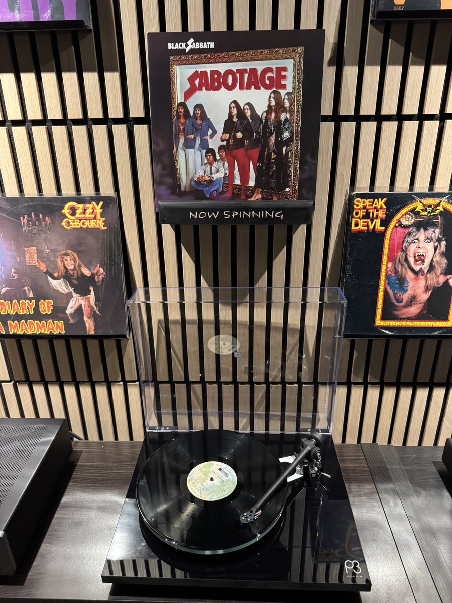 RealClark11's tweet image. Was sick all weekend but I was able to take in alot of the @OzzyOsbourne and @BlackSabbath Back to the Beginning reports. Nothing more I can add that hasn’t been said about an amazing concert. 🤘😎🤘
#NowSpinning
@tonyiommi @geezerbutler @billwarddrums