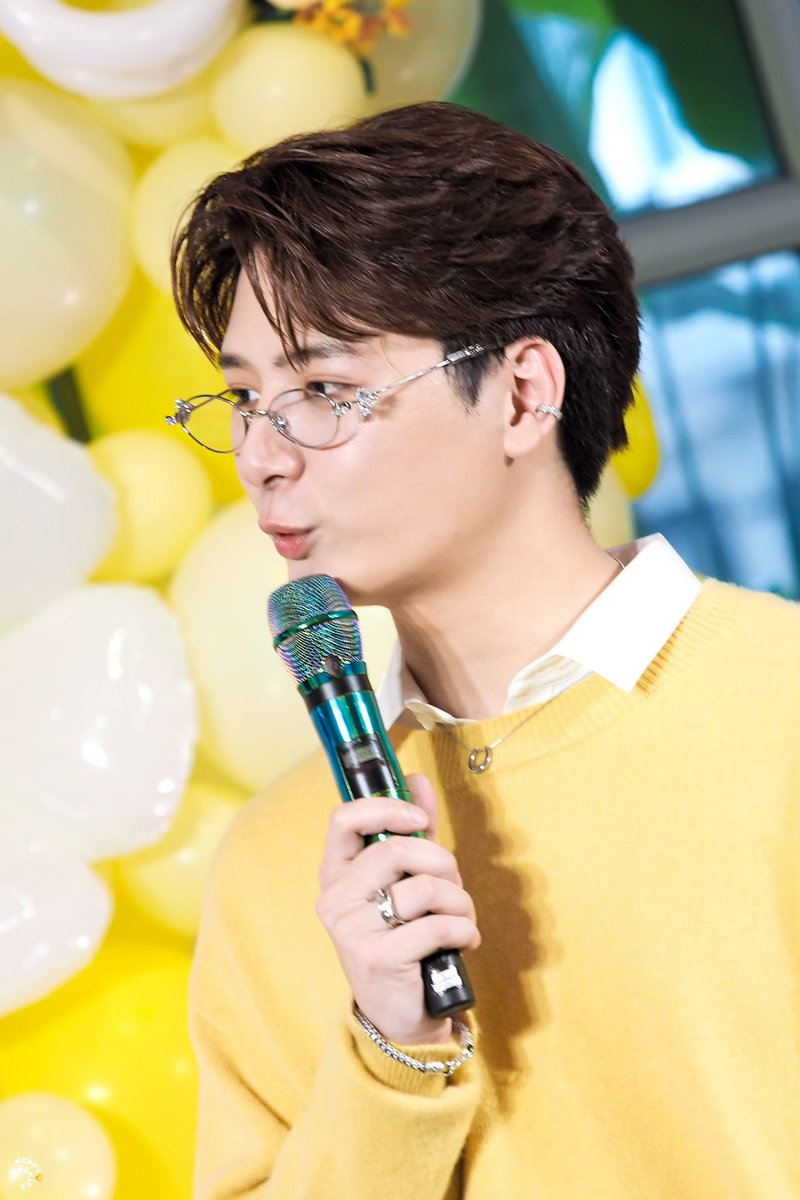 happysunskies's tweet photo. มุมิ @kristtps 

First Love First KRIST 
#MELAxKRIST
#KristPerawat
#amhappypix https://t.co/N3lSTSrAul