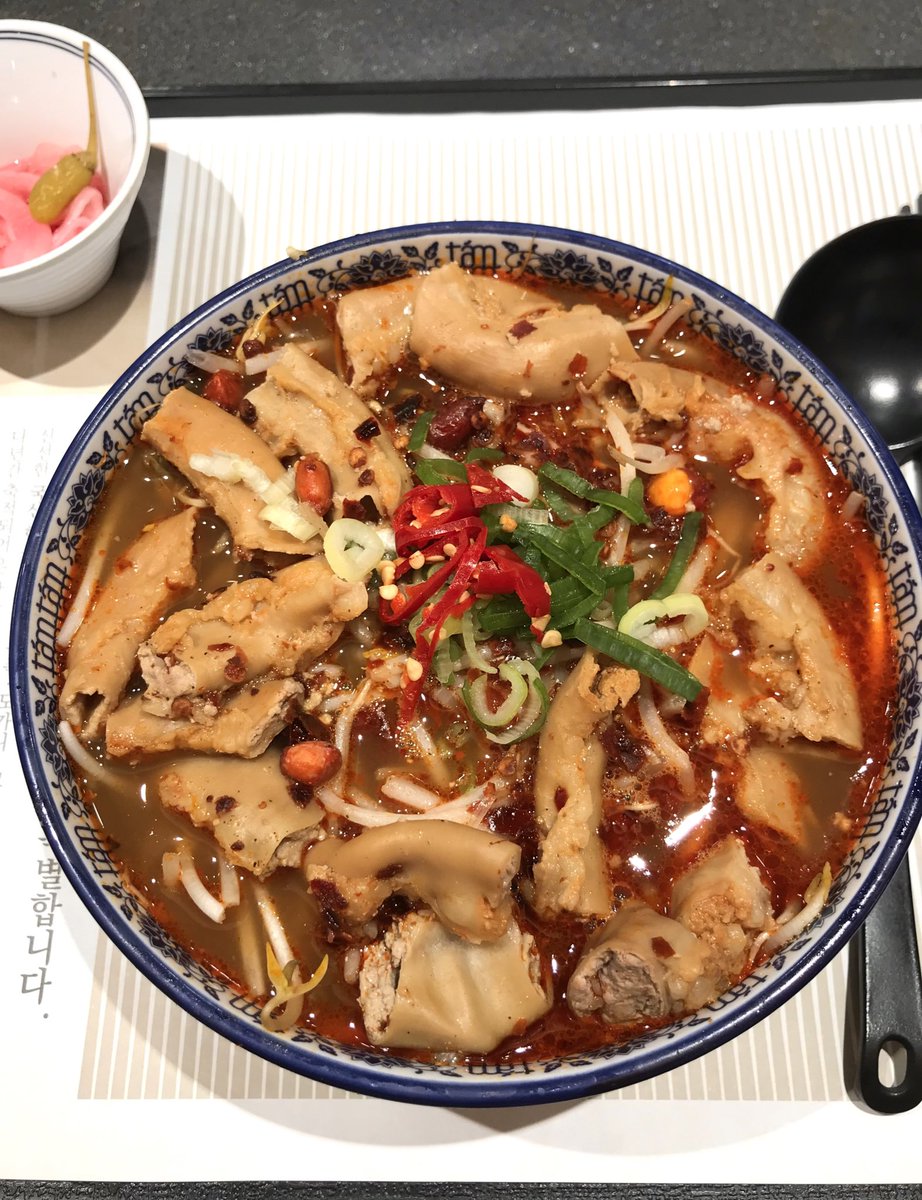 땀땀
매운 소곱창 쌀국수 🍜
2단계

너무 먹어보고 싶었는데 듣던 대로 고기,숙주 다 푸짐하고 국물도 맛있어요