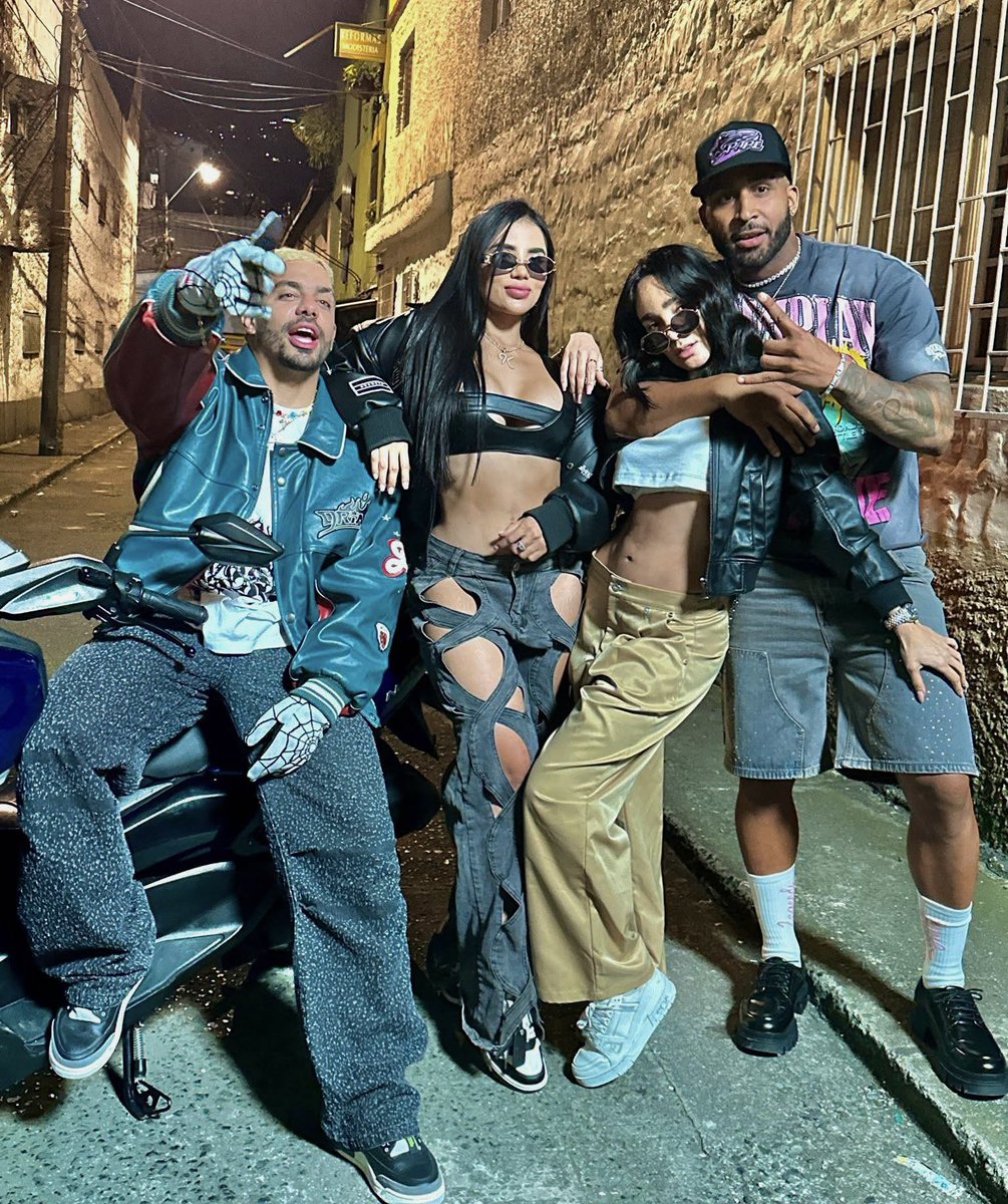 omg, el NIVEL de parejas que son. #caramelyk #karifulla