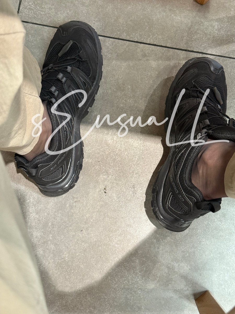 9️⃣8️⃣
#白丝 #体育生 #黑皮体育生 #反差 #正装丝袜 #黑丝 #体育生臭脚 #黑袜 #紧身裤